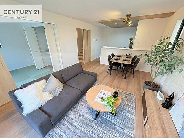 心地良いリビングは家族が自然と集まります。家族団欒の時間が増えそうです。ご家族と、より一層充実した時間を過ごせそうですね。