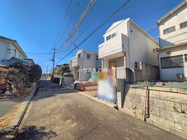 全2棟のキレイな街並み。是非1度ご内見ください。物件探しのご条件・ご要望・ご質問など、不動産に関することならどのようなことでも誠心誠意対応させて頂きます。