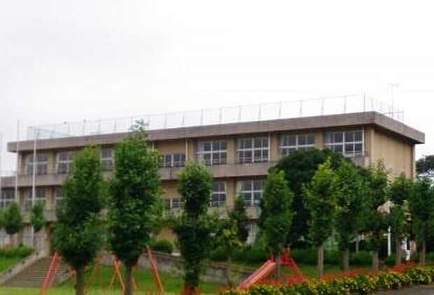 つくば市立茎崎第三小学校まで2250m