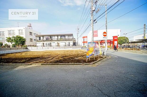 駐車スペースは2台分あります！セカンドカーはもちろん、バイクや自転車なども置き場所に困りません。