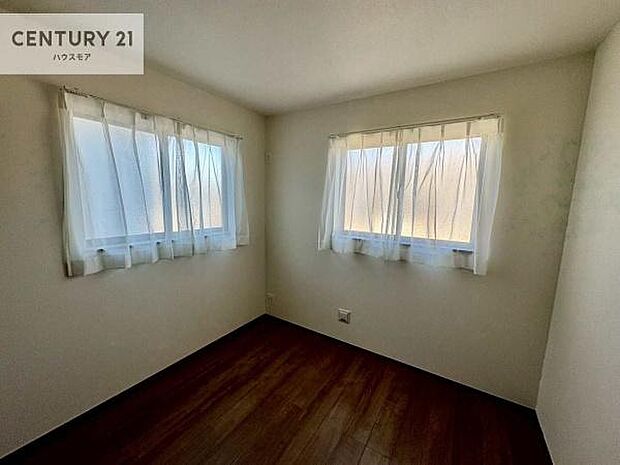 シンプルにデザインされているため、家具を選びません！お気に入りの家具を置いてくつろげる空間を作ることができます。