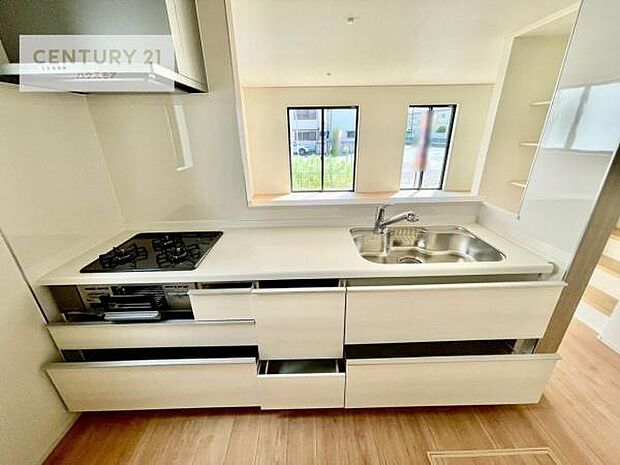 収納スペースが豊富で、調理スペースがスッキリと片付きひろ〜く活用できます！快適に作業ができます！毎日の料理が捗ります！