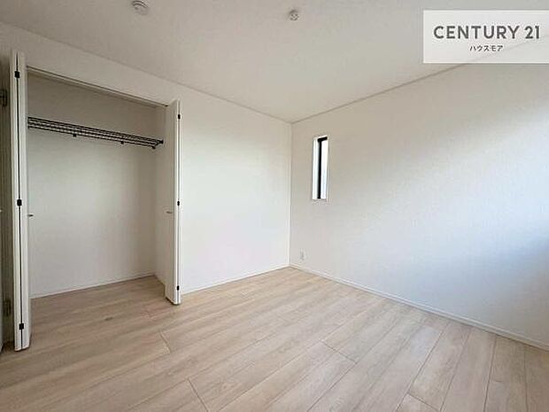 シンプルにデザインされているため、家具を選びません！お気に入りの家具を置いてくつろげる空間を作ることができます。