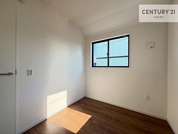 シンプルにデザインされているため、家具を選びません！お気に入りの家具を置いてくつろげる空間を作ることができます。