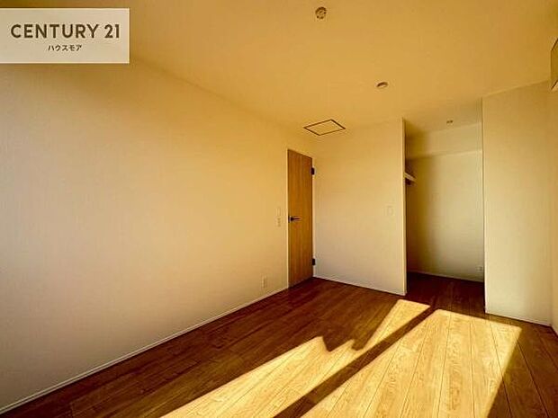 シンプルにデザインされているため、家具を選びません！お気に入りの家具を置いてくつろげる空間を作ることができます。