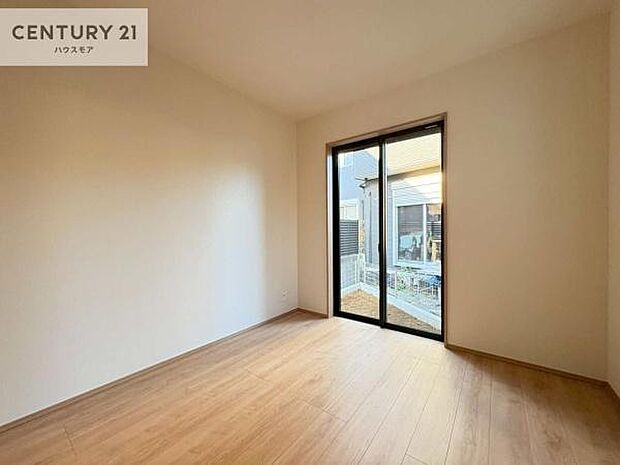 シンプルにデザインされているため、家具を選びません！お気に入りの家具を置いてくつろげる空間を作ることができます。