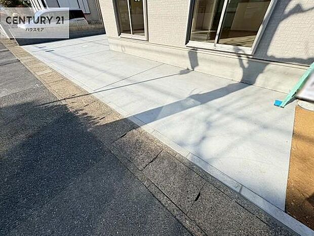 カースペース付きなのでマイカーをお持ちの方も安心ですね！ぜひ現地にてお確かめくださいませ！