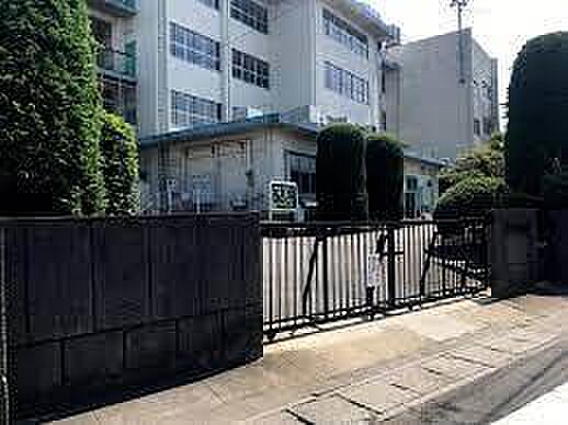 松戸市立松ケ丘小学校まで328m