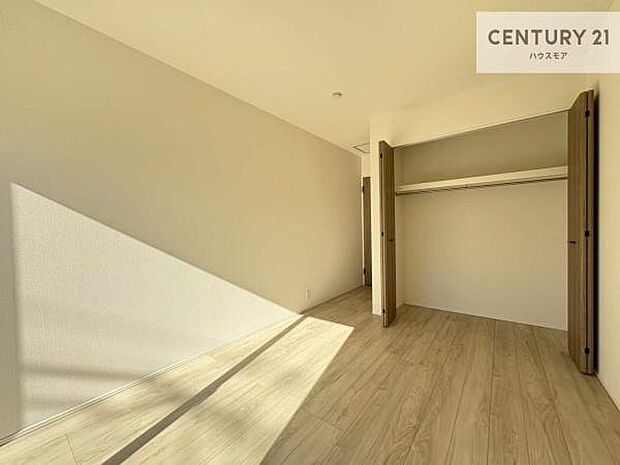 シンプルにデザインされているため、家具を選びません！お気に入りの家具を置いてくつろげる空間を作ることができます。