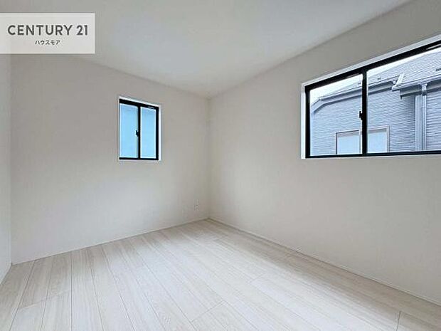 シンプルにデザインされているため、家具を選びません！お気に入りの家具を置いてくつろげる空間を作ることができます。