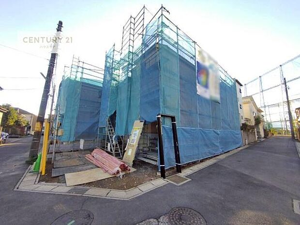 全3棟のキレイな街並み。是非1度ご内見ください。物件探しのご条件・ご要望・ご質問など、不動産に関することならどのようなことでも誠心誠意対応させて頂きます。