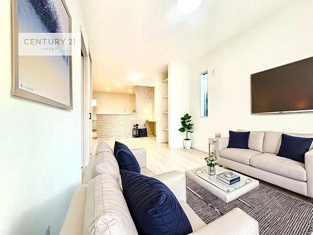 家具はCGパースです。大切な家族が集まるからこそLDKにはこだわりたい。子供たちが元気に笑いながら走り回っている姿を見た時が「広い家にして良かった」と思う瞬間です。