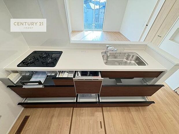 収納スペースが豊富で、調理スペースがスッキリと片付きひろ〜く活用できます！快適に作業ができます！毎日の料理が捗ります！