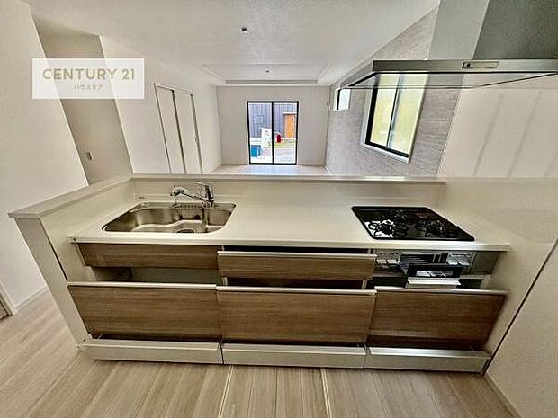 収納スペースが豊富で、調理スペースがスッキリと片付きひろ〜く活用できます！快適に作業ができます！毎日の料理が捗ります！