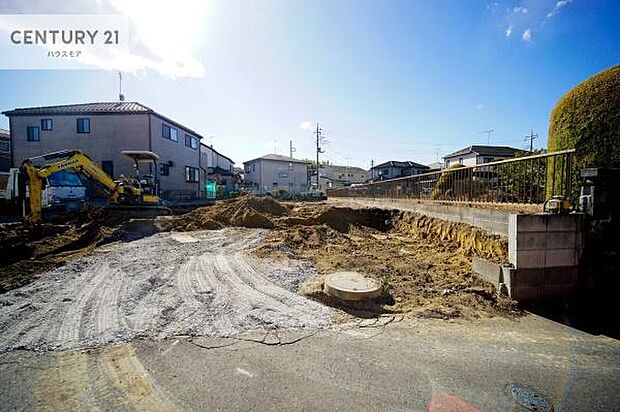 駐車スペースは2台分あります！セカンドカーはもちろん、バイクや自転車なども置き場所に困りません。