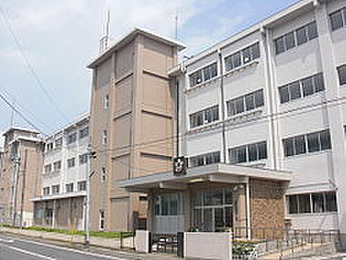 土浦市立土浦第一中学校まで600m