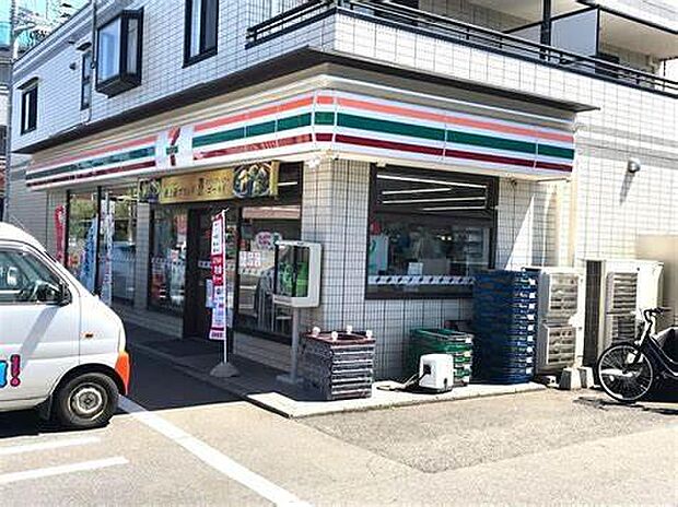 セブンイレブン柏中新宿店まで560m