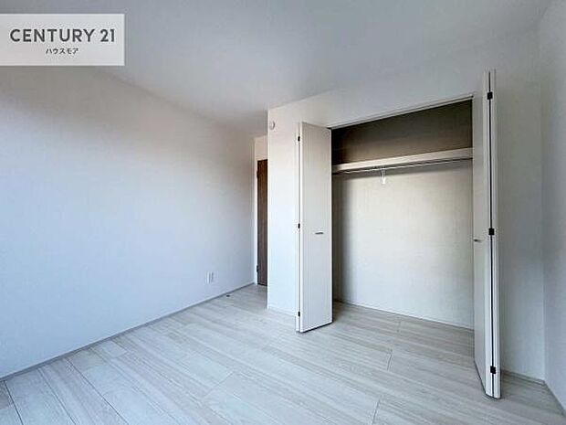 収納がしっかりあるので家具の配置がしやすく、ライフスタイルに合わせたお部屋作りが可能です。