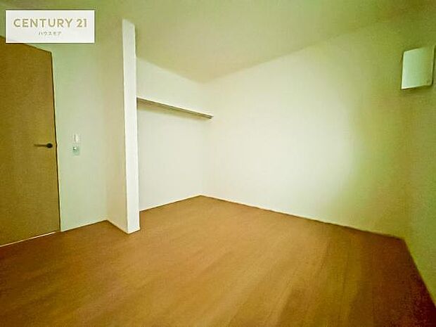 掃き出し窓がないお部屋は、お子様のお部屋としても安心です！収納スペースも充実しているので散らかったお部屋をサッと片付けられます！