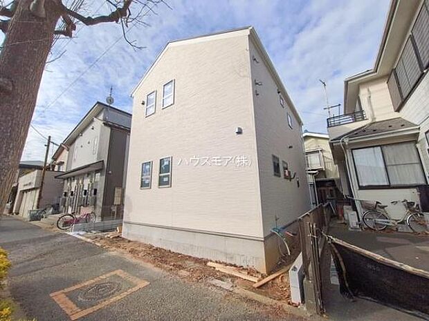カースペース付きなのでマイカーをお持ちの方も安心ですね！ぜひ現地にてお確かめくださいませ！