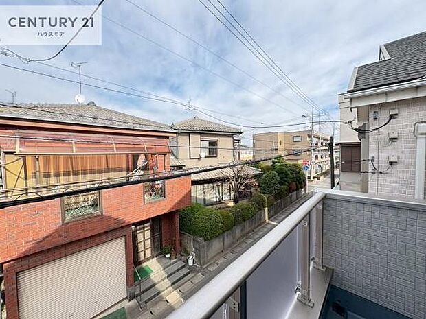 陽当たり良好なバルコニーです！晴れた日には青い空を見渡せる開放的な時間を楽しめます。