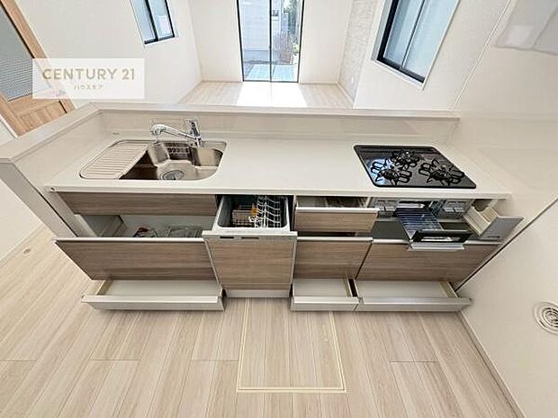 収納スペースが豊富で、調理スペースがスッキリと片付きひろ〜く活用できます！快適に作業ができます！毎日の料理が捗ります！