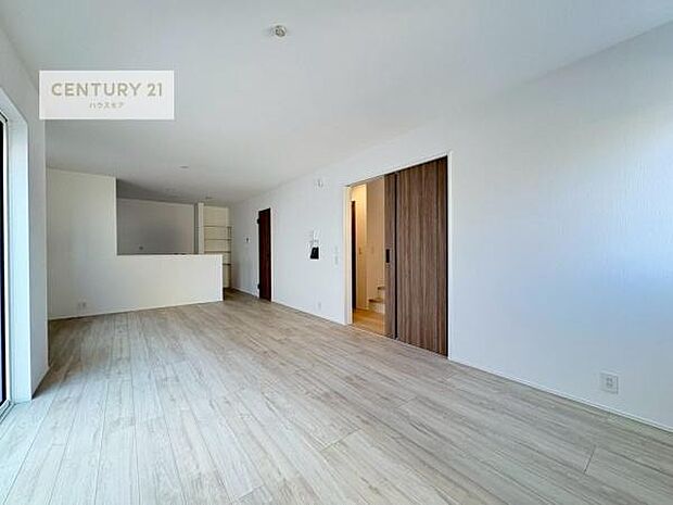 心地良いリビングは家族が自然と集まります。家族団欒の時間が増えそうです。ご家族と、より一層充実した時間を過ごせそうですね。