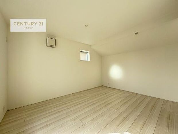 シンプルにデザインされているため、家具を選びません！お気に入りの家具を置いてくつろげる空間を作ることができます。