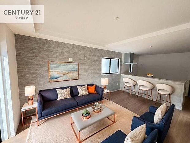 家具はCGパースです。心地良いリビングは家族が自然と集まります。家族団欒の時間が増えそうです。ご家族と、より一層充実した時間を過ごせそうですね。