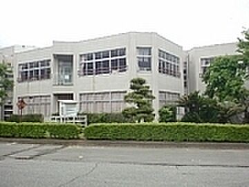 つくば市立栄小学校まで850m