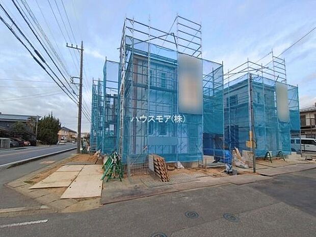 駐車スペースは2台分あります！セカンドカーはもちろん、バイクや自転車なども置き場所に困りません。