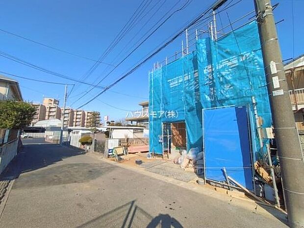 前面道路5ｍ！陽当り良好な立地です。車庫入れが苦手な方も安心ですね。