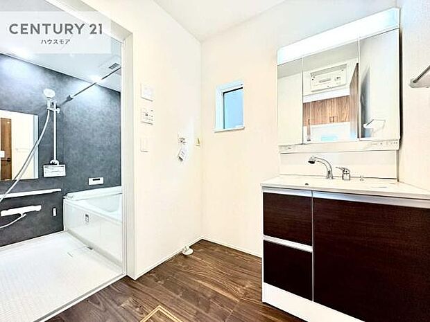 【現地販売会開催中】1階と2階に洗面台があるので、朝の身支度時混雑していても取り合いになりにくい！