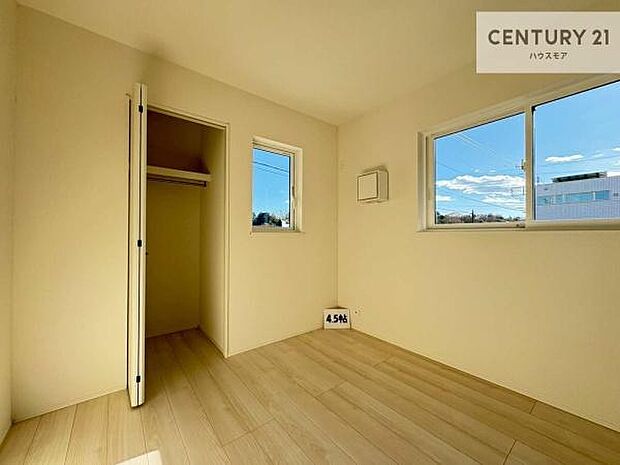 シンプルにデザインされているため、家具を選びません！お気に入りの家具を置いてくつろげる空間を作ることができます。