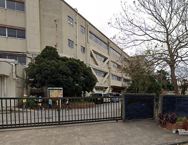 松戸市立八ケ崎小学校まで673m