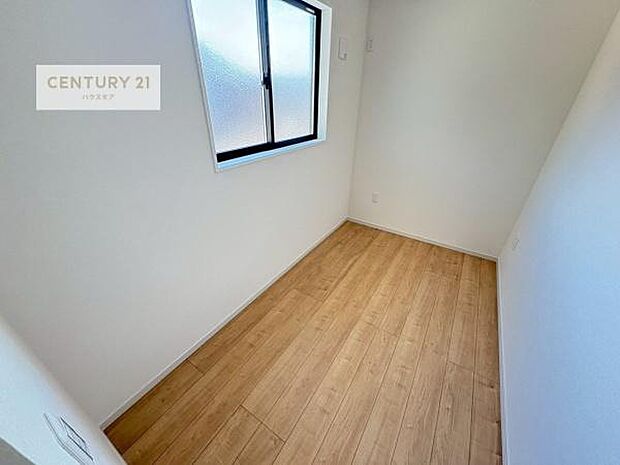 シンプルにデザインされているため、家具を選びません！お気に入りの家具を置いてくつろげる空間を作ることができます。