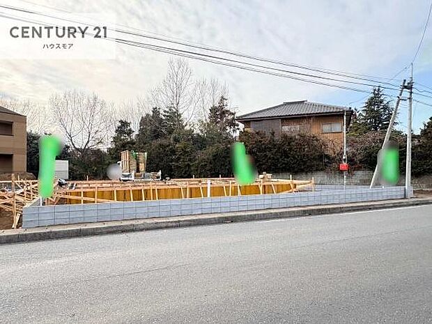 駐車スペースは2台分あります!セカンドカーはもちろん、バイクや自転車なども置き場所に困りません。