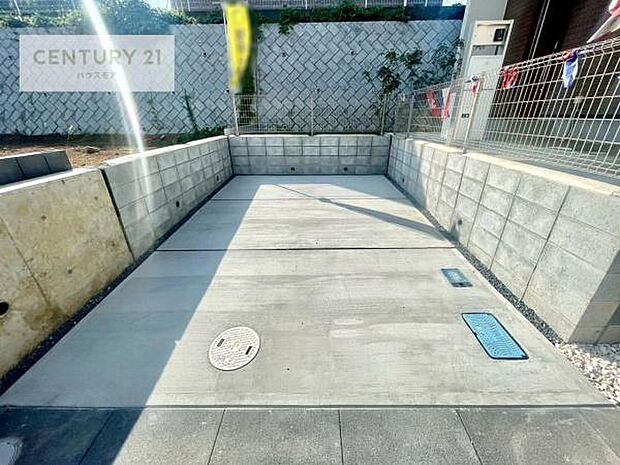 カースペース付きなのでマイカーをお持ちの方も安心ですね！ぜひ現地にてお確かめくださいませ！