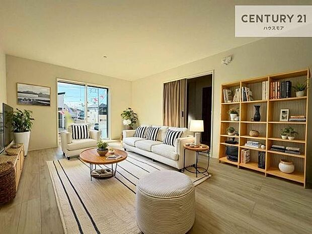 家具はCGパースです。開放感のある広々LDK！ソファーやダイニングテーブルを置いても窮屈にならないので快適に過ごせます！コミュニケーションが取りやすいリビングです！