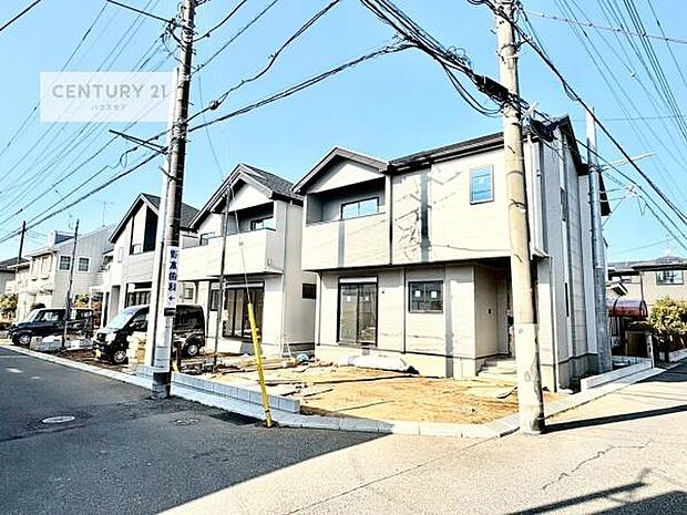 全3棟のキレイな街並み。是非1度ご内見ください。物件探しのご条件・ご要望・ご質問など、不動産に関することなら、どのようなことでも誠心誠意対応させて頂きます！【現地販売会開催中】