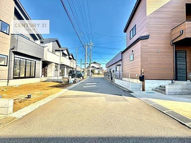 前面道路5ｍ！陽当り良好な立地です。車庫入れが苦手な方も安心ですね。【現地販売会開催中】