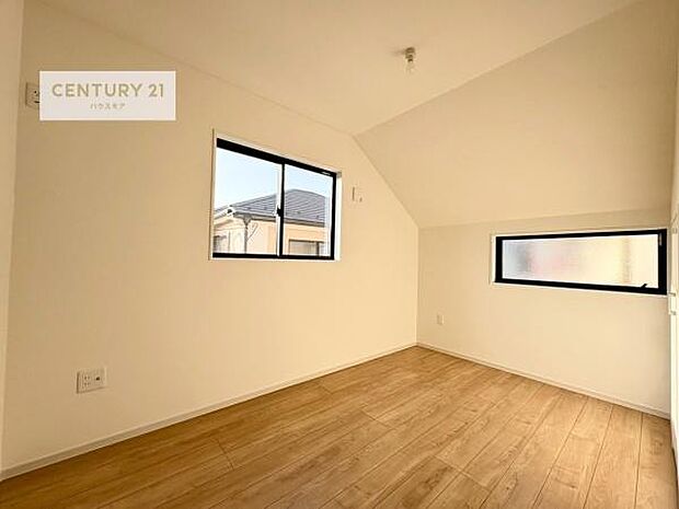 シンプルにデザインされているため、家具を選びません！お気に入りの家具を置いてくつろげる空間を作ることができます。