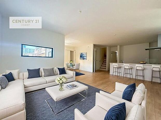 家具はCGパースです。開放感のある広々LDK！ソファーやダイニングテーブルを置いても窮屈にならないので快適に過ごせます！コミュニケーションが取りやすいリビングです！