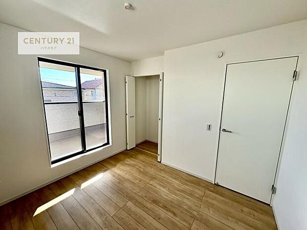 シンプルにデザインされているため、家具を選びません！お気に入りの家具を置いてくつろげる空間を作ることができます。