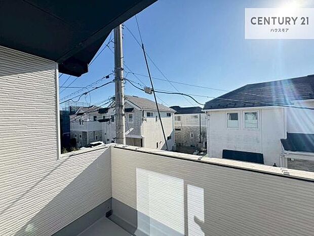 陽当たり良好なバルコニーです！晴れた日には青い空を見渡せる開放的な時間を楽しめます。