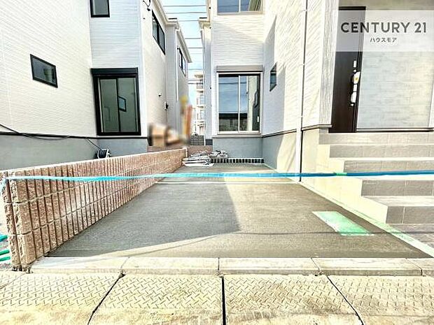 カースペース付きなのでマイカーをお持ちの方も安心ですね！ぜひ現地にてお確かめくださいませ！