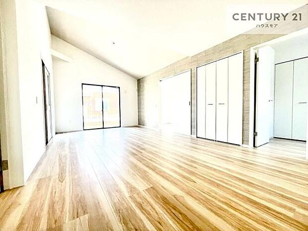 心地良いリビングは家族が自然と集まります。家族団欒の時間が増えそうです。ご家族と、より一層充実した時間を過ごせそうですね。