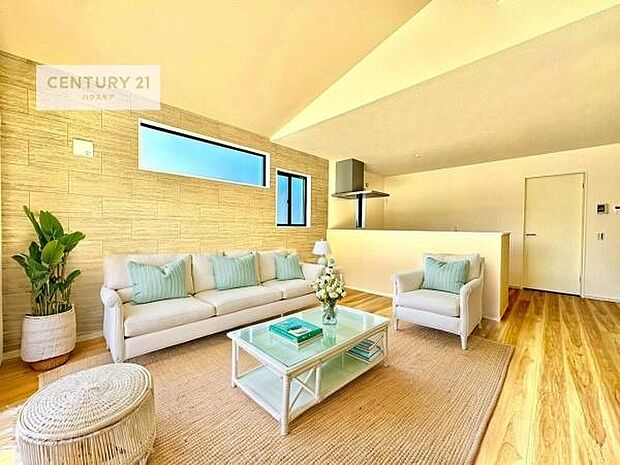 家具はCGパースです。開放感のある広々LDK！ソファーやダイニングテーブルを置いても窮屈にならないので快適に過ごせます！コミュニケーションが取りやすいリビングです！