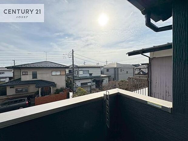 陽当たり良好なバルコニーです！晴れた日には青い空を見渡せる開放的な時間を楽しめます。