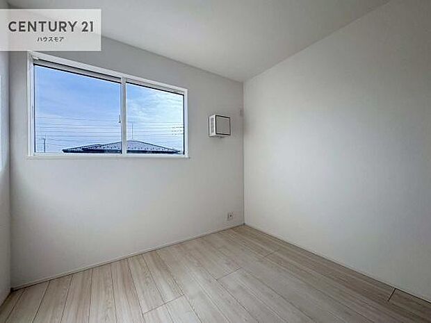 シンプルにデザインされているため、家具を選びません！お気に入りの家具を置いてくつろげる空間を作ることができます。